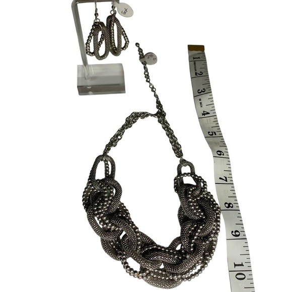 New with Tags Silver Large Chain Link Chocker w/ extension Necklace & Earrings - Picture 7 of 10